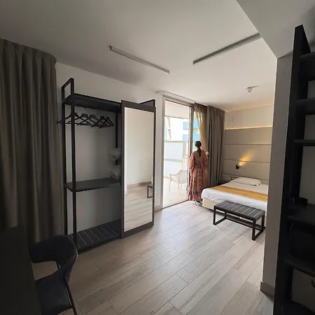 Venice Hvb 34 Lifestyle 4 Superior 4* 비비오네
