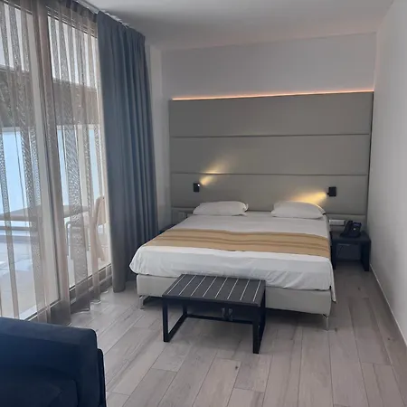 Отель Venice Hvb 34 Lifestyle 4 Superior 4*