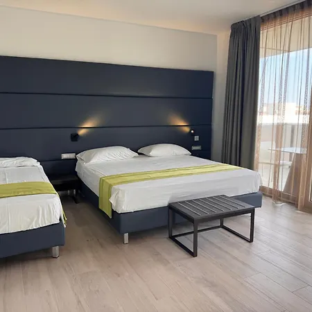 Отель Venice Hvb 34 Lifestyle 4 Superior 4*